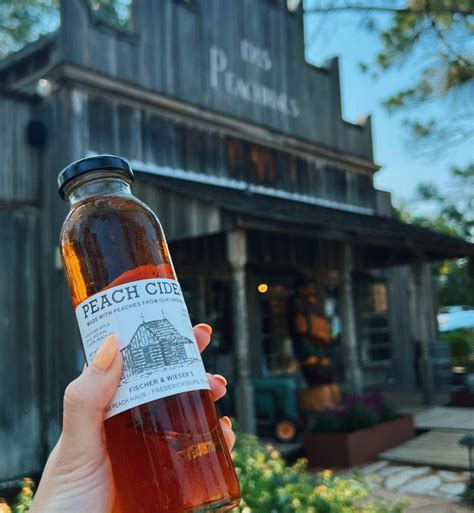 Weekend Summer Getaway: Peach Season in Fredericksburg & More Hill ...