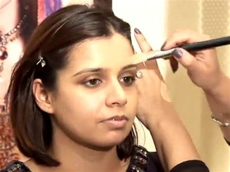 How to Apply Mac Makeup 的图像结果