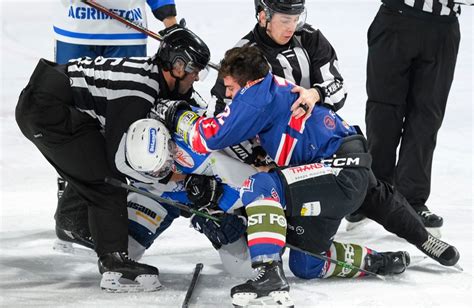 Diego Cuglietta schießt Rittner Buam zum Overtime-Sieg - UnserTirol24