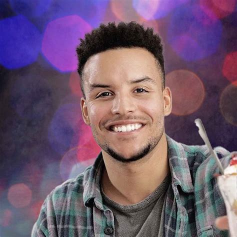 Tavior Mowry - Age, Bio, Birthday, Family, Net Worth