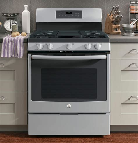 Best Buy: GE 5.0 Cu. Ft. Self-Cleaning Freestanding Gas Convection ...