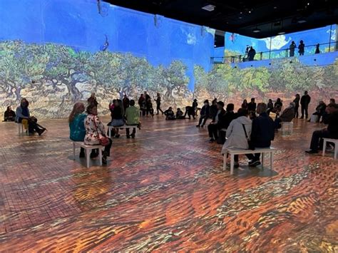 "Immersive Van Gogh" exhibition at Lighthouse ArtSpace in Detroit ...