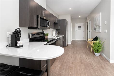 LINCOLN PARK FLATS | Apartments For Rent