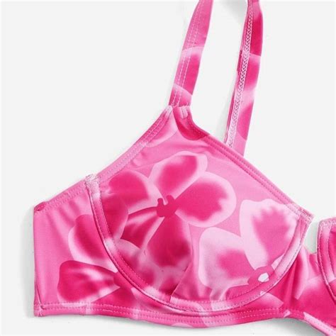 Women's Pink Bikini-and-tankini-bottoms | Depop