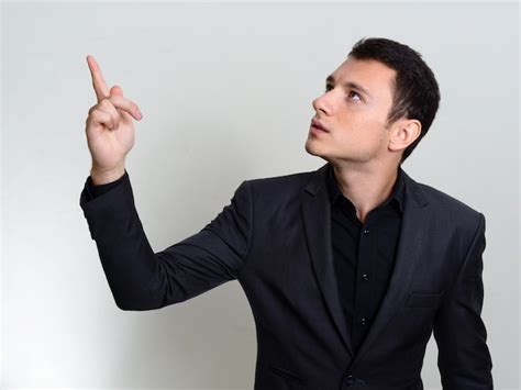 Business Man with White Suit 的图像结果