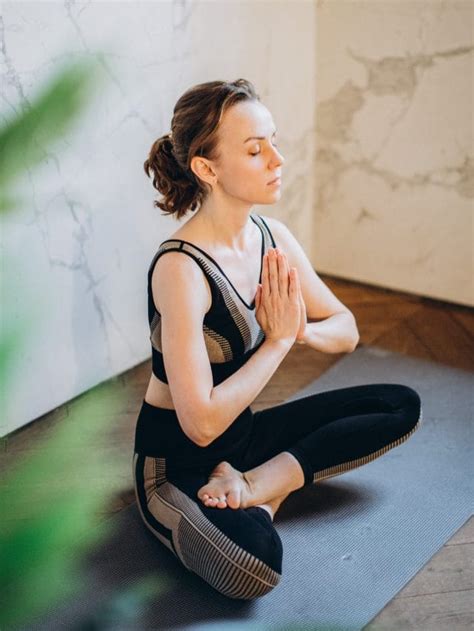 Yoga Website Using HTML CSS JavaScript 的图像结果