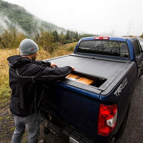 Snapklik.com : RealTruck Roll-N-Lock M-Series Retractable Truck Bed ...