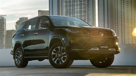 Toyota Fortuner Dimension 2026, Check Length, Width, Height, Ground Clearance in MM, CM, & Feet