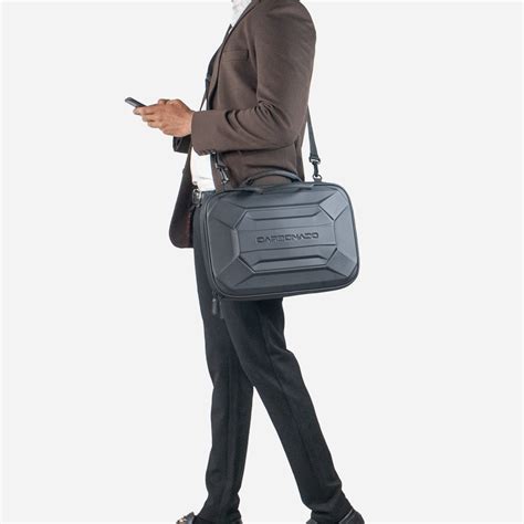 CARBONADO Tusk Laptop Case (Black)– Moto Central