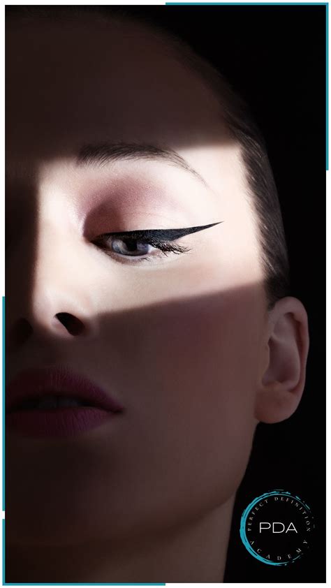 Free Eyeliner Mapping Video - Perfect Definition Academy