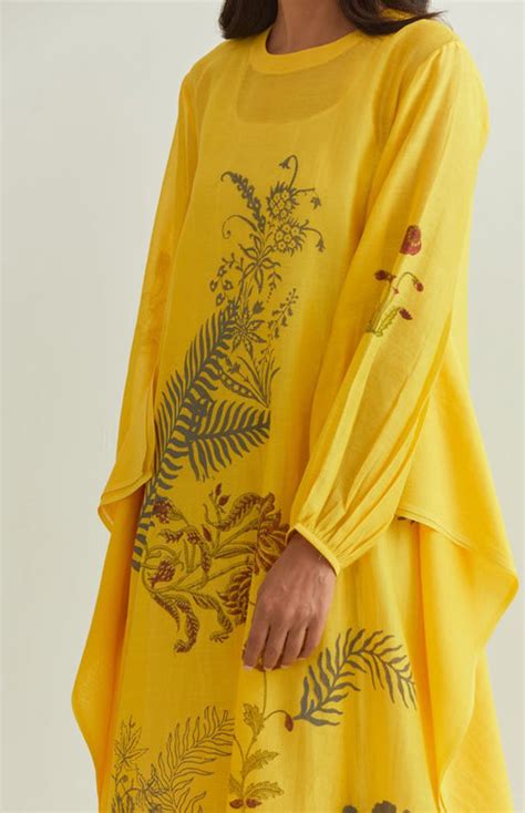 Buy - Yellow chanderi kurta with ivory inner | Elan Store
