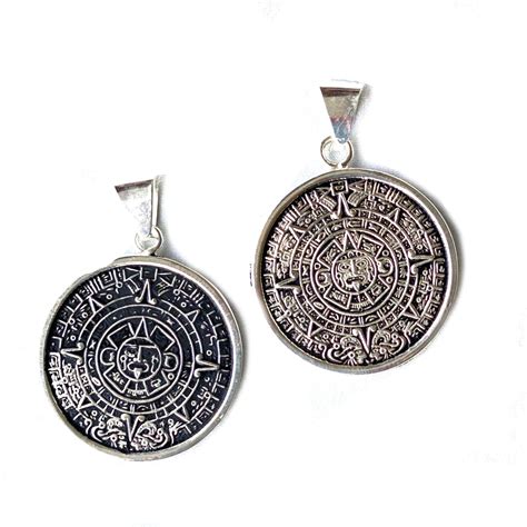 ALPACA SILVER AZTEC CALENDAR PENDANT WITH CHAIN - Hipimi