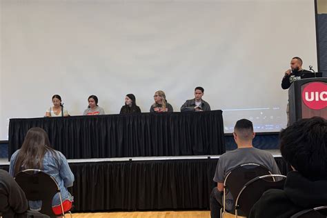 Noble School Flames Day brings future UIC students to campus | UIC today