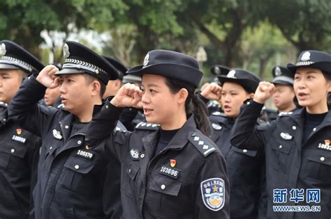 广西南宁：与老民警共庆“警察节”_爱国主义_中国青年网