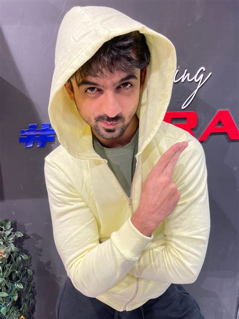 Butter Hooded Jacket with Kangaroo Pocket – Likera