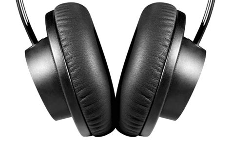 K275 | Over-ear, closed-back, foldable studio headphones