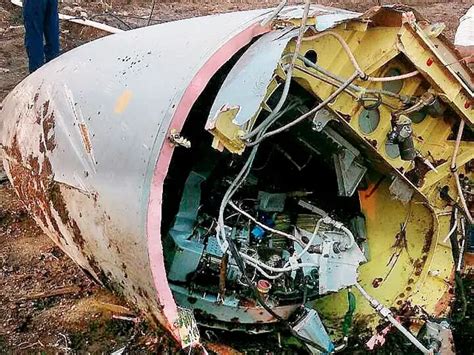 Aircraft crashed while coming in for landing - IAF's Sukhoi-30 fighter ...