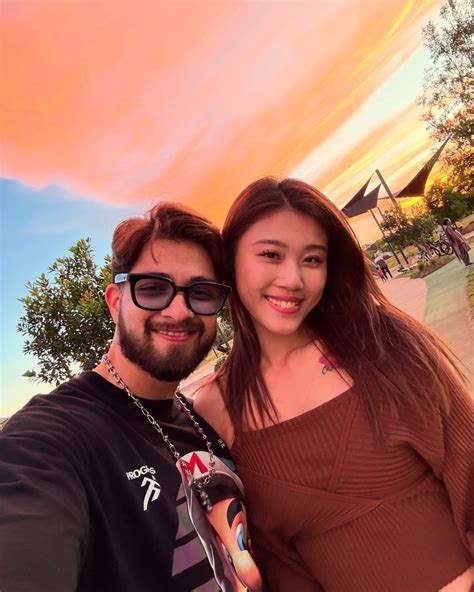 👦🏻Nick and Carrie👧🏻 | Everything love until… I took her food 🤣 | Instagram