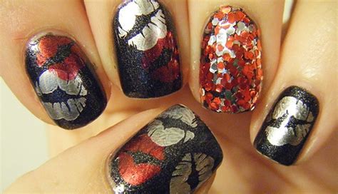 9 Best Kiss Nail Art Designs You Must Try - lifeberrys.com