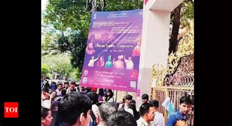 Maharashtra Protest: Burqa-clad students denied entry into Maharashtra ...