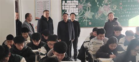 济宁市教育局 教育动态 济宁市第三届普通高中学生辩论初赛成功举办