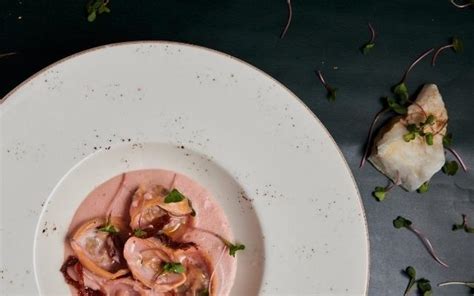 Enjoy A Glasshouse Dining Experience At The New Cocktail Bar In Defence ...