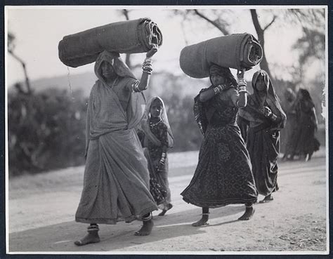 Udaipur Women - Rajasthan 1935 - Old Indian Photos