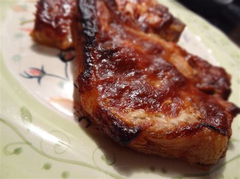 Le plaisir des papilles: Côtelettes de porc en sauce au four