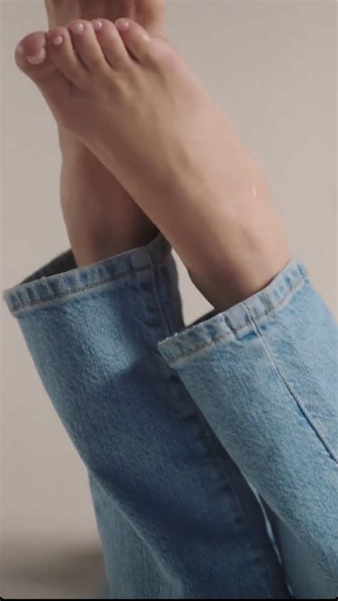 Kourtney Kardashian's Feet