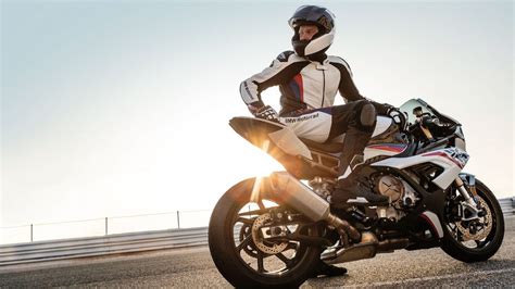 2022 BMW S1000RR Price in India, Colors, Specifications, Mileage, Review