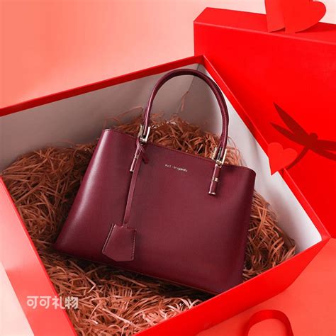 包包店买什么礼物最新素材