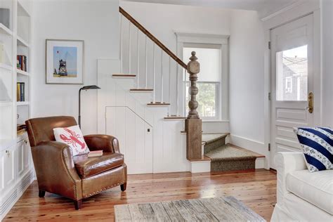 Street Small Commercial House 的图像结果