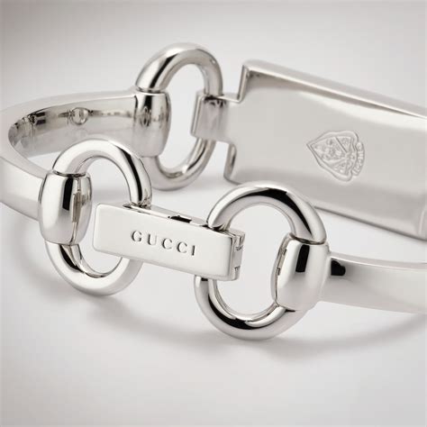 Horsebit motif bangle bracelet in palladium-toned brass | GUCCI® CA