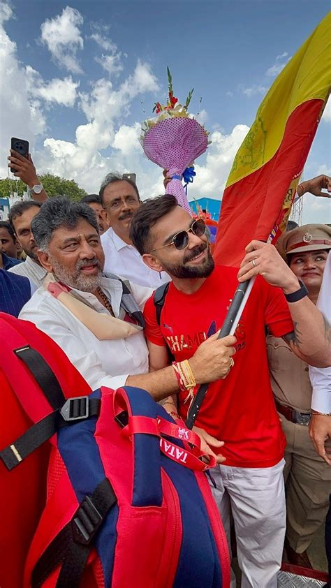 RCB Victory Parade Live: बेंगलुरु में RCB की जीत पर 'महाजश्न', न‍िकल ...