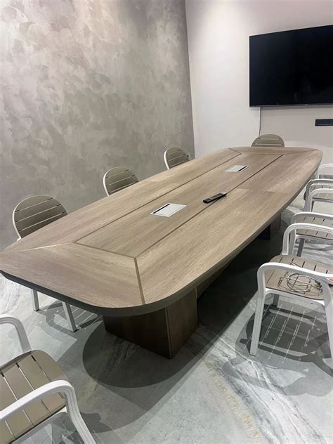 Conference Table Computer 的图像结果