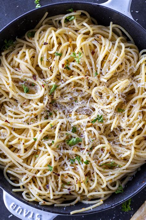 Pasta Aglio e Olio - Momsdish