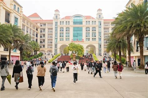 广西外国语学院空港校区喜迎新2021级同学_学校要闻_广西外国语学院
