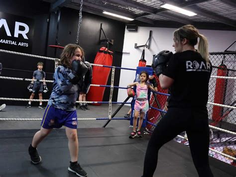 Kids Boxing 的图像结果