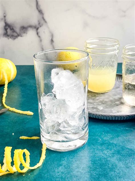 Single Serving Lemonade Recipe (Fresh Lemonade for One Glass)