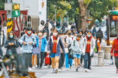 台湾初、高中生9月起全面延后上学 早自习自由参与-侨报网