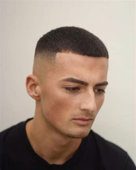 rambut pendek lelaki