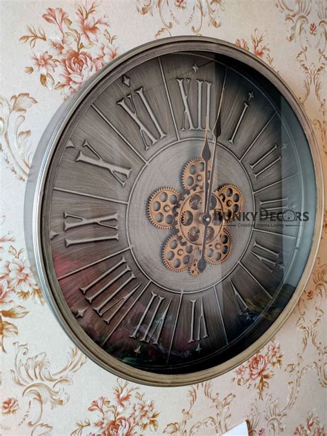 FunkyTradition Metallic Royal Retro Style Metal Wall Clock with Glass
