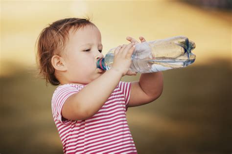 How Much Water Do Babies, Toddlers, and Kids Need? - Plant Based Juniors