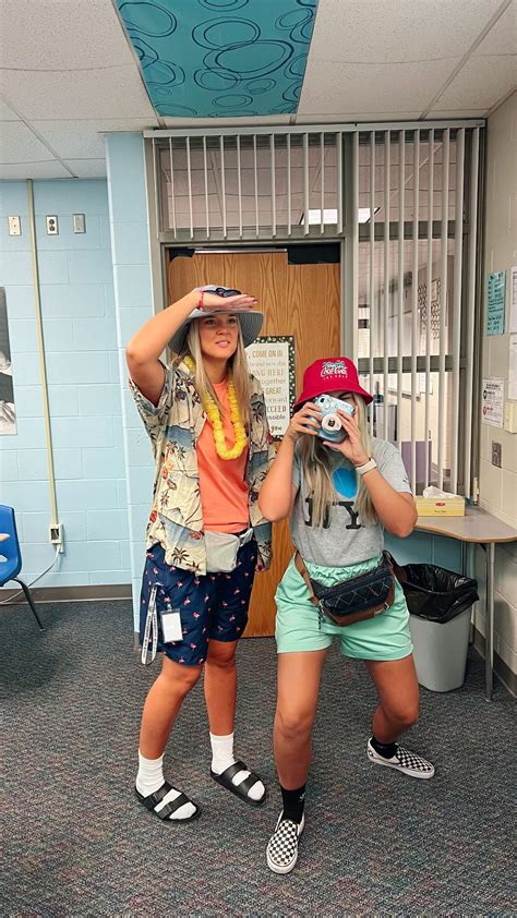 Coach Verschoor on Twitter: "Tacky Tourists. 📸 No one better to travel ...