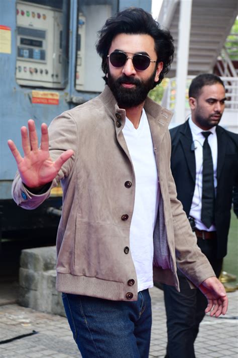 Ranbir Looks Like A Stud In His Clean Casuals & Heavy Beard At Tu ...
