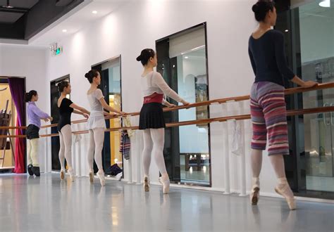零基础入门！城市舞集成人中国舞基本功软开度训练课 - 知乎