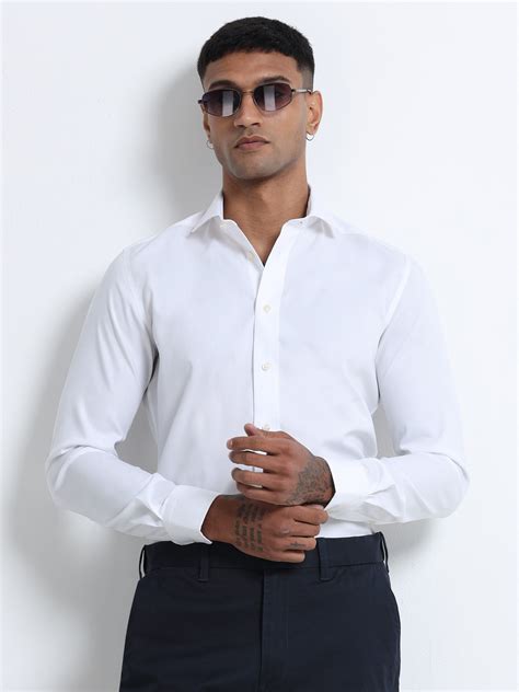 Men Classic White Spread Collar Shirt – FYVA