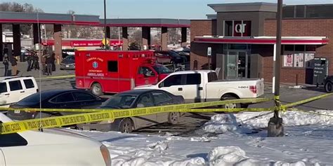 3 police officers hurt, suspect dead in shootout at QuikTrip gas station