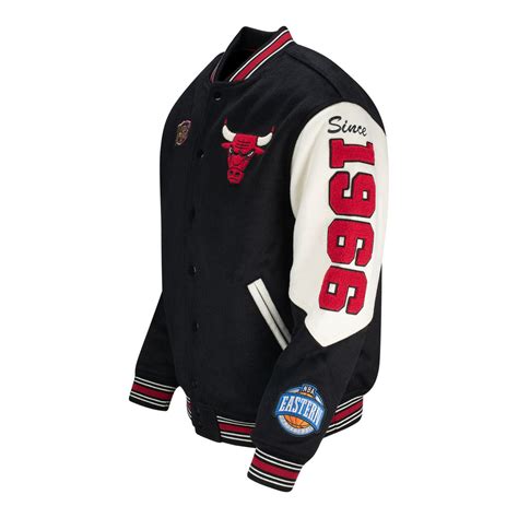 Chicago Bulls Jackets – Official Chicago Bulls Store