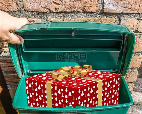 大礼物盒里装什么最新素材